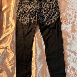 Firm Abs Leopard Leggings NWOT